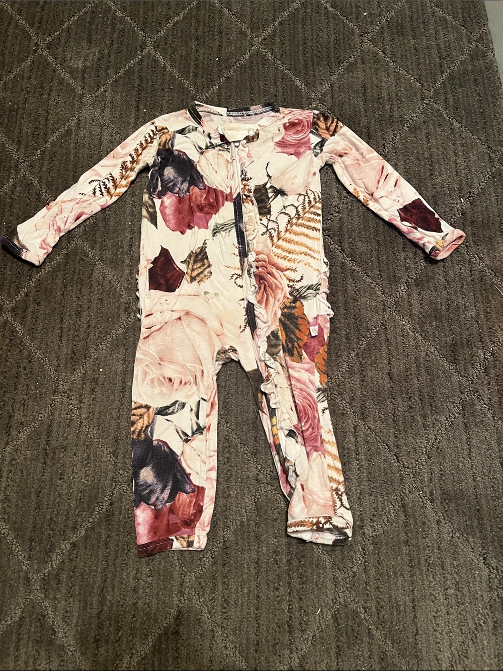 Posh Peanut Floral Pink Ruffle-Trim Baby One-Piece Pajamas Size 6-9M